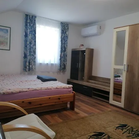 아파트 Mimi Vendeghaz