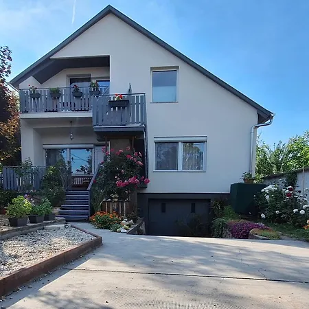 Mimi Vendeghaz شقة *